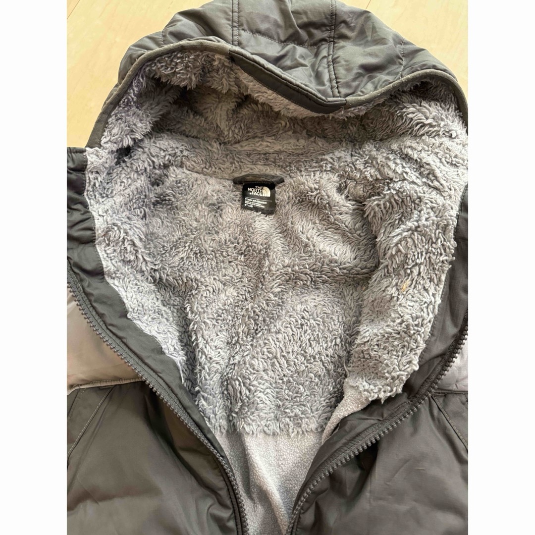 THE NORTH FACE(ザノースフェイス)のザﾉｰｽﾌｪｲｽ中綿ボアパーカーブルゾン4T キッズ/ベビー/マタニティのキッズ服男の子用(90cm~)(ジャケット/上着)の商品写真