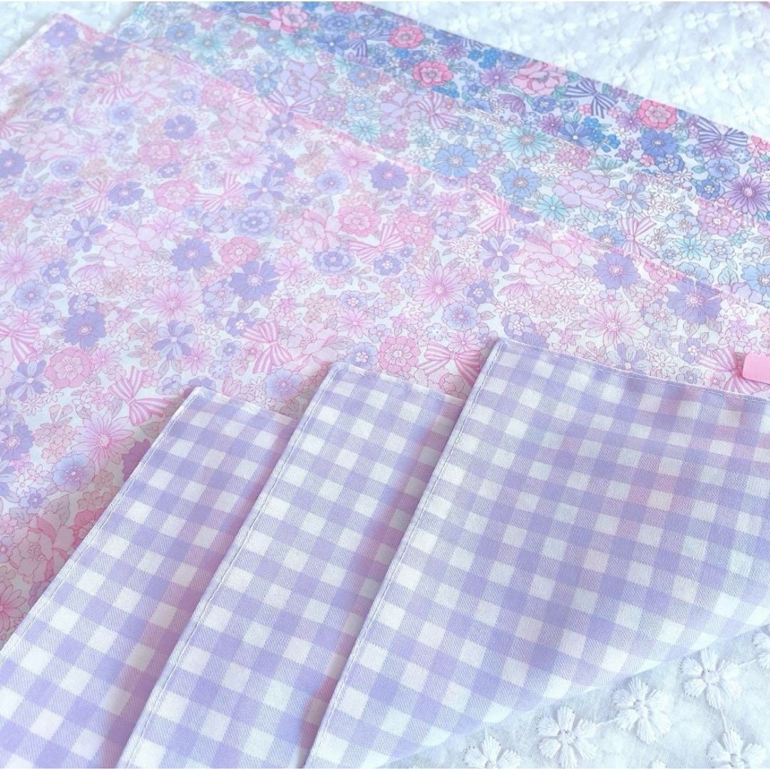 30×40cm♡パープル系花柄ランチョンマット 3枚セット ハンドメイドのキッズ/ベビー(外出用品)の商品写真