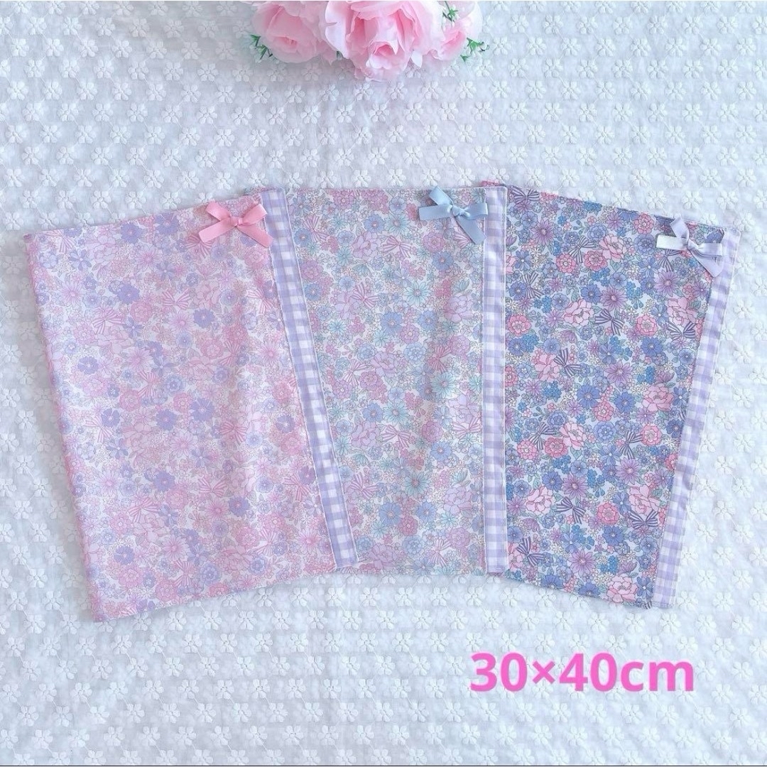 30×40cm♡パープル系花柄ランチョンマット 3枚セット ハンドメイドのキッズ/ベビー(外出用品)の商品写真