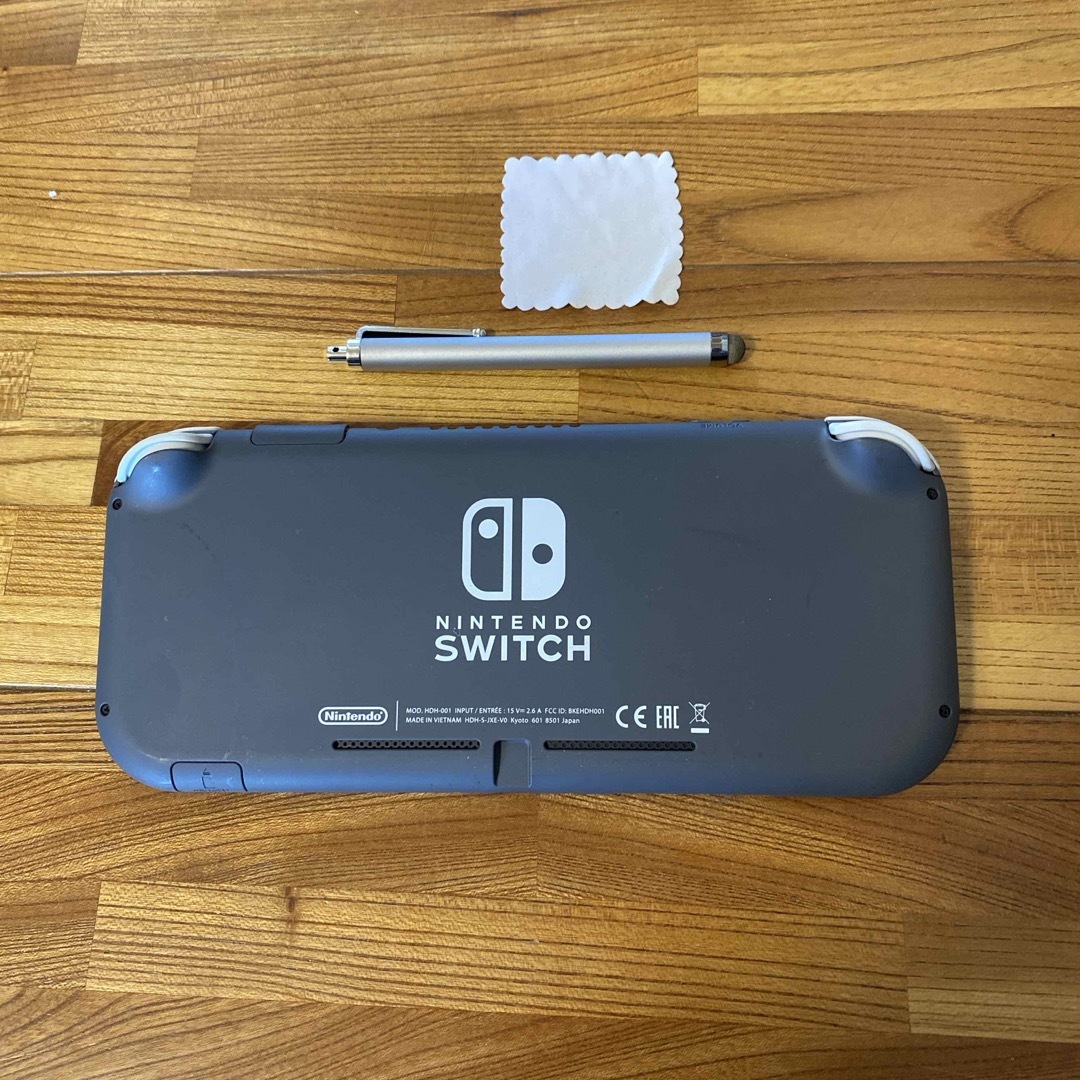 Nintendo Switch(ニンテンドースイッチ)の任天堂　Switch right   エンタメ/ホビーのゲームソフト/ゲーム機本体(家庭用ゲーム機本体)の商品写真