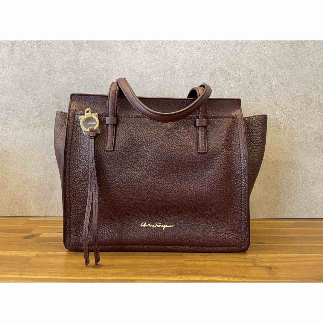 ★新品未使用★ Salvatore Ferragamo◆トートバッグ　フェラガモブランド保存袋付き