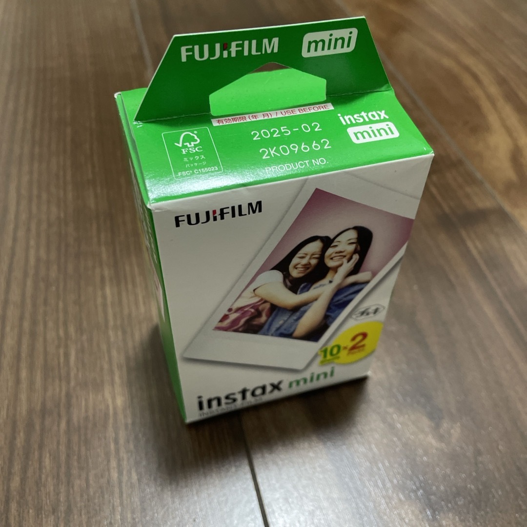 富士フイルム チェキ フイルム10×2本パック instax mini スマホ/家電/カメラのカメラ(その他)の商品写真