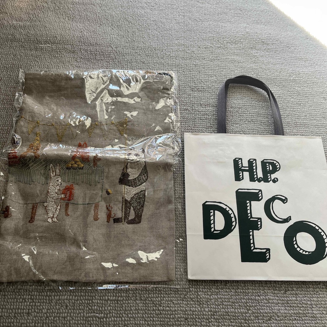 H.P. DECO 巾着袋　新品　未使用　未開封 レディースのファッション小物(その他)の商品写真