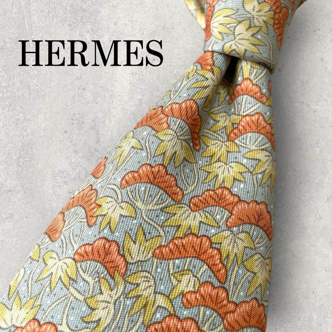 Hermes(エルメス)の美品 HERMES エルメス 松の木 紅葉 植物柄 ネクタイ グレー メンズのファッション小物(ネクタイ)の商品写真