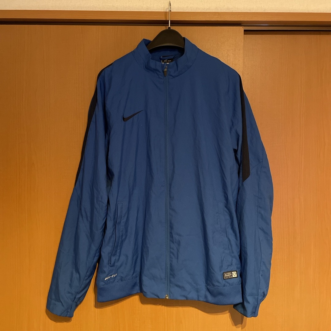 NIKE(ナイキ)のナイキ トラックジャケット スポーツ/アウトドアのサッカー/フットサル(ウェア)の商品写真