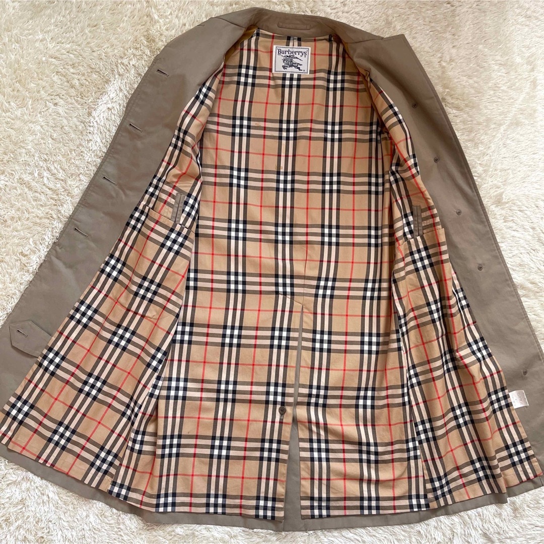 BURBERRY(バーバリー)のバーバリー　ステンカラーコート　ノバチェック　カーキ　Mサイズ　メンズ メンズのジャケット/アウター(ステンカラーコート)の商品写真