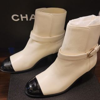 シャネル(CHANEL)の【新品】CHANEL ショートブーツ　シャネルブーツ38(ブーツ)