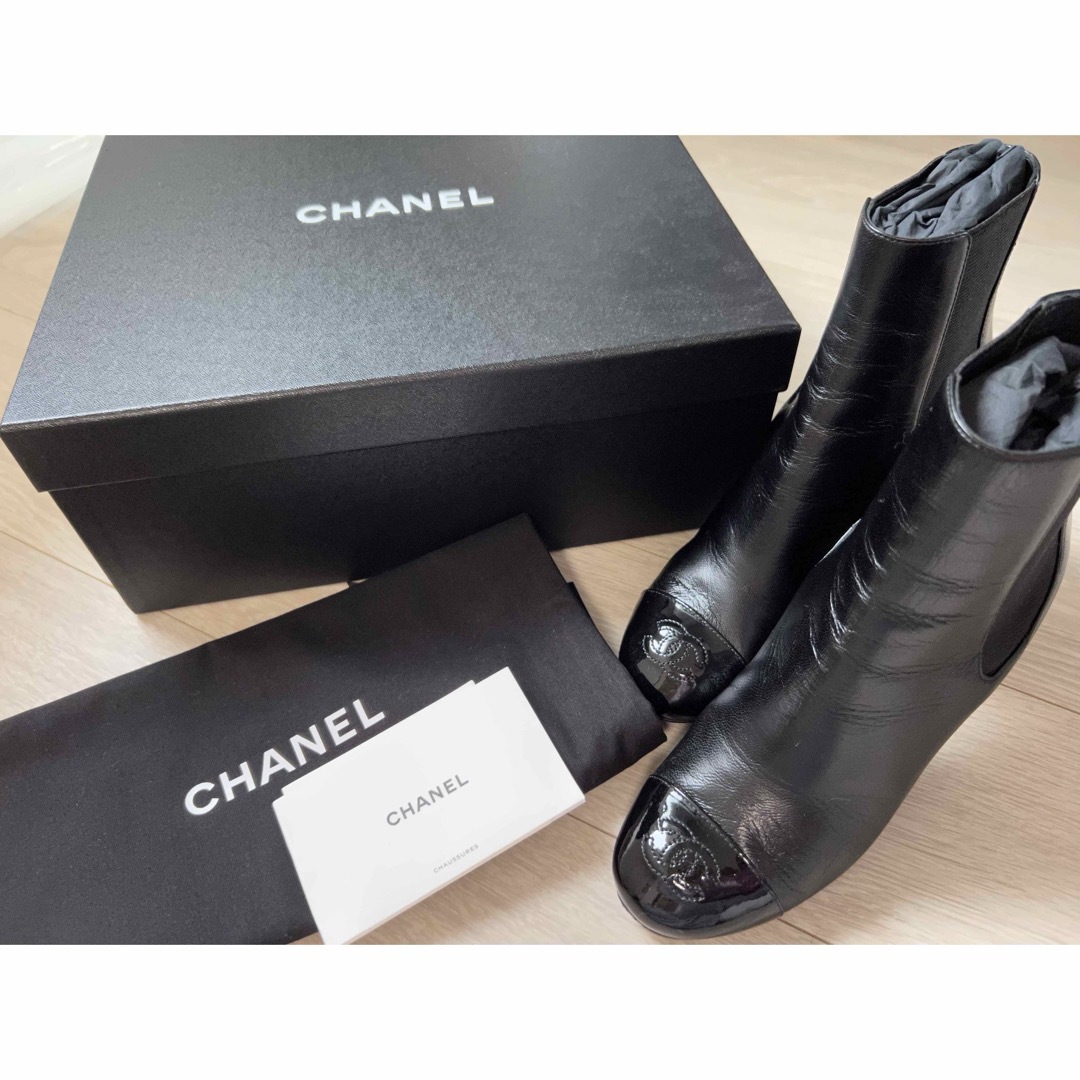 附属品箱CHANEL シャネル　ショートブーツ35.5 美品