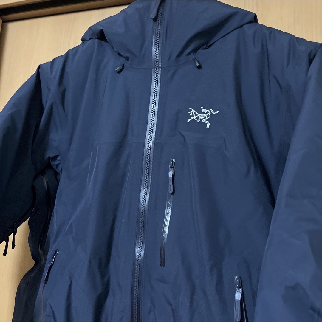 ARC'TERYX(アークテリクス)のARC'TERYX アークテリクス　Beta Insulated Jacketウ レディースのジャケット/アウター(その他)の商品写真