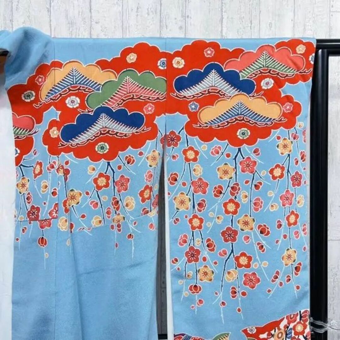 本物保証】 栗山吉三郎 栗山紅型の振袖 和染紅型 縮緬 水色 着物 本物保証】 栗山吉三郎 栗山紅型の振袖 和染紅型 縮緬 水色 着物