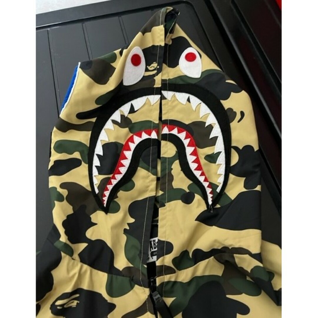 A BATHING APE　シャーク ナイロン製ジャケット黄カモナイロンジャケット