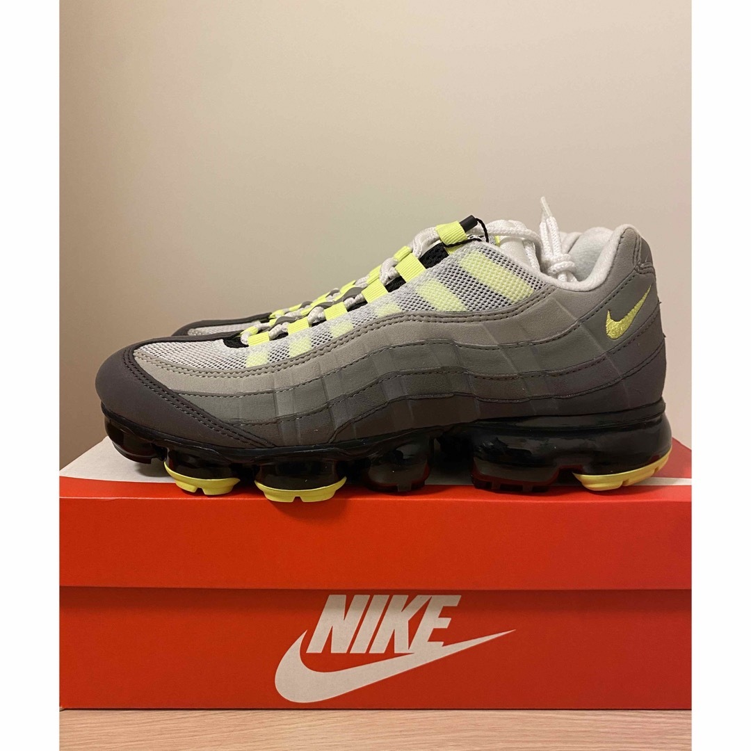 NIKE(ナイキ)の【完売品】NIKE AIR VAPORMAX 95 NEON メンズの靴/シューズ(スニーカー)の商品写真