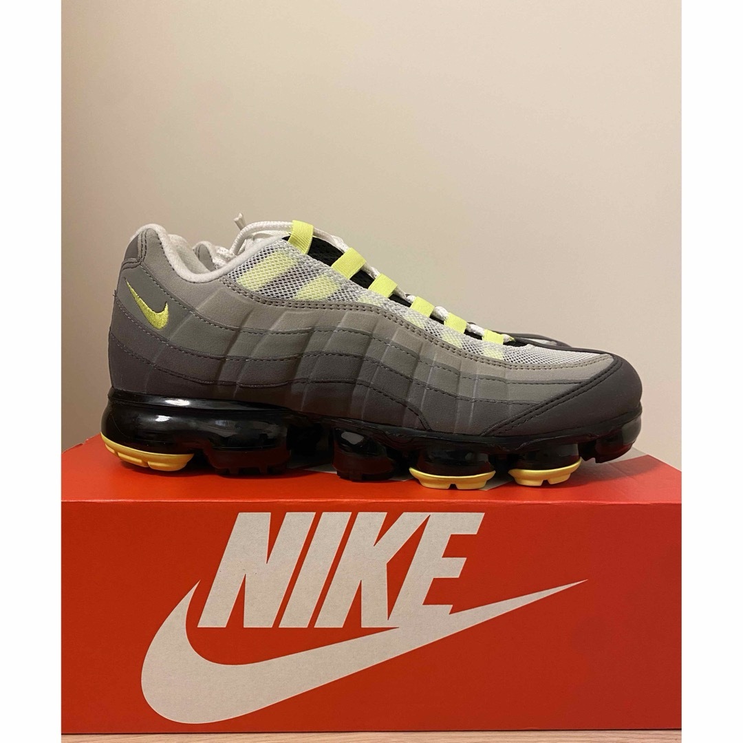 NIKE(ナイキ)の【完売品】NIKE AIR VAPORMAX 95 NEON メンズの靴/シューズ(スニーカー)の商品写真