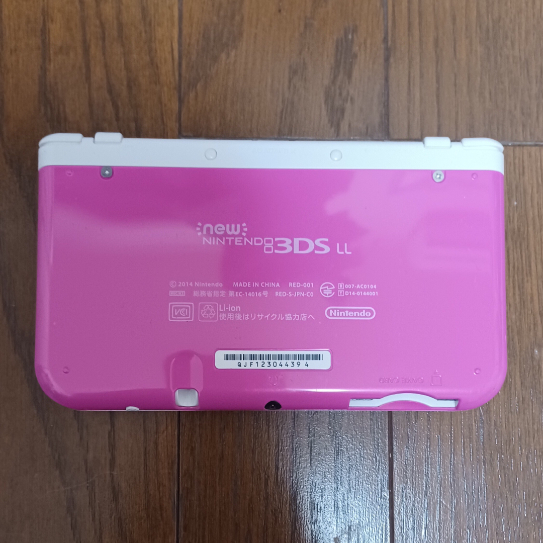 ニンテンドー3DS(ニンテンドー3DS)のNew 3DS LL ピンク×ホワイト 中古 エンタメ/ホビーのゲームソフト/ゲーム機本体(携帯用ゲーム機本体)の商品写真