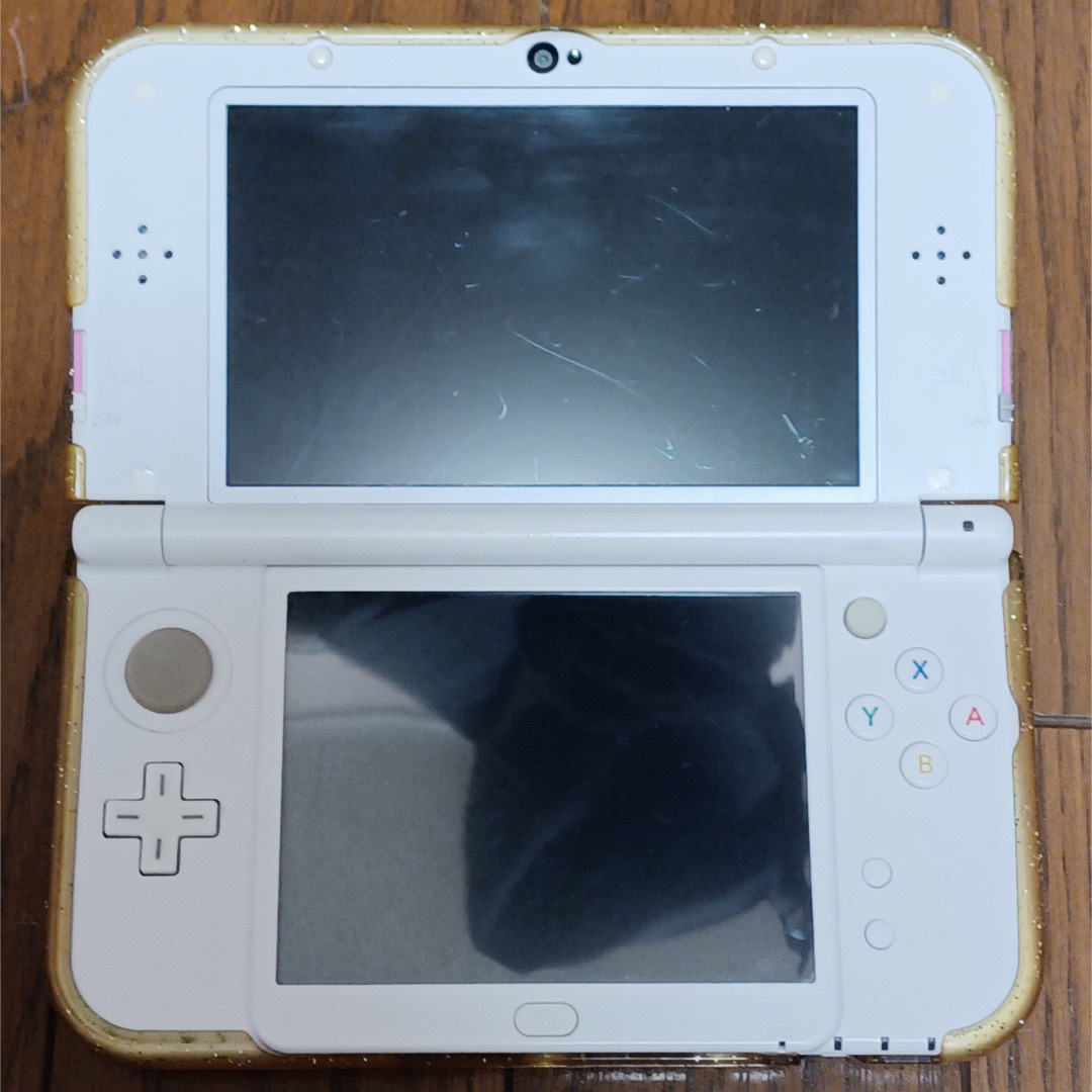 ニンテンドー3DS(ニンテンドー3DS)のNew 3DS LL ピンク×ホワイト 中古 エンタメ/ホビーのゲームソフト/ゲーム機本体(携帯用ゲーム機本体)の商品写真