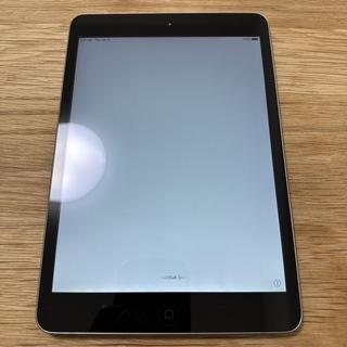 アイパッド(iPad)のipad mini 2 (第2世代) 128GB シルバー　消音ボタン不具合(タブレット)