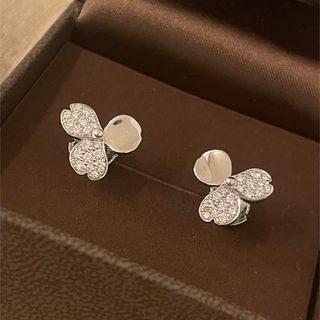 ティファニー(Tiffany & Co.)のティファニー　ペーパーフラワー　ピアス　pt950 (ピアス)