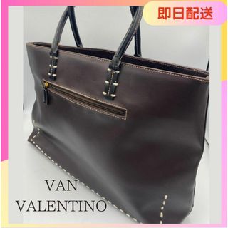 ヴァレンティノ(VALENTINO)のvan valentino トートバッグ　ブラウン レディース 　レザー　バッグ(トートバッグ)