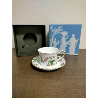 ウェッジウッド(WEDGWOOD)のお値段変更です!!ウェッジウッド、ワイルドストロベリーのカップとソーサーのセット(食器)