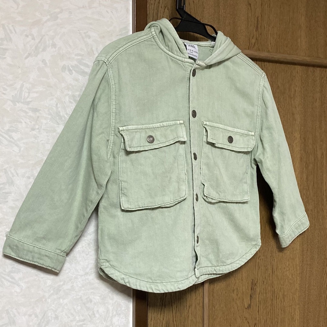 ZARA(ザラ)のZARA キッズ　デニムパーカー　104cm キッズ/ベビー/マタニティのキッズ服男の子用(90cm~)(ジャケット/上着)の商品写真