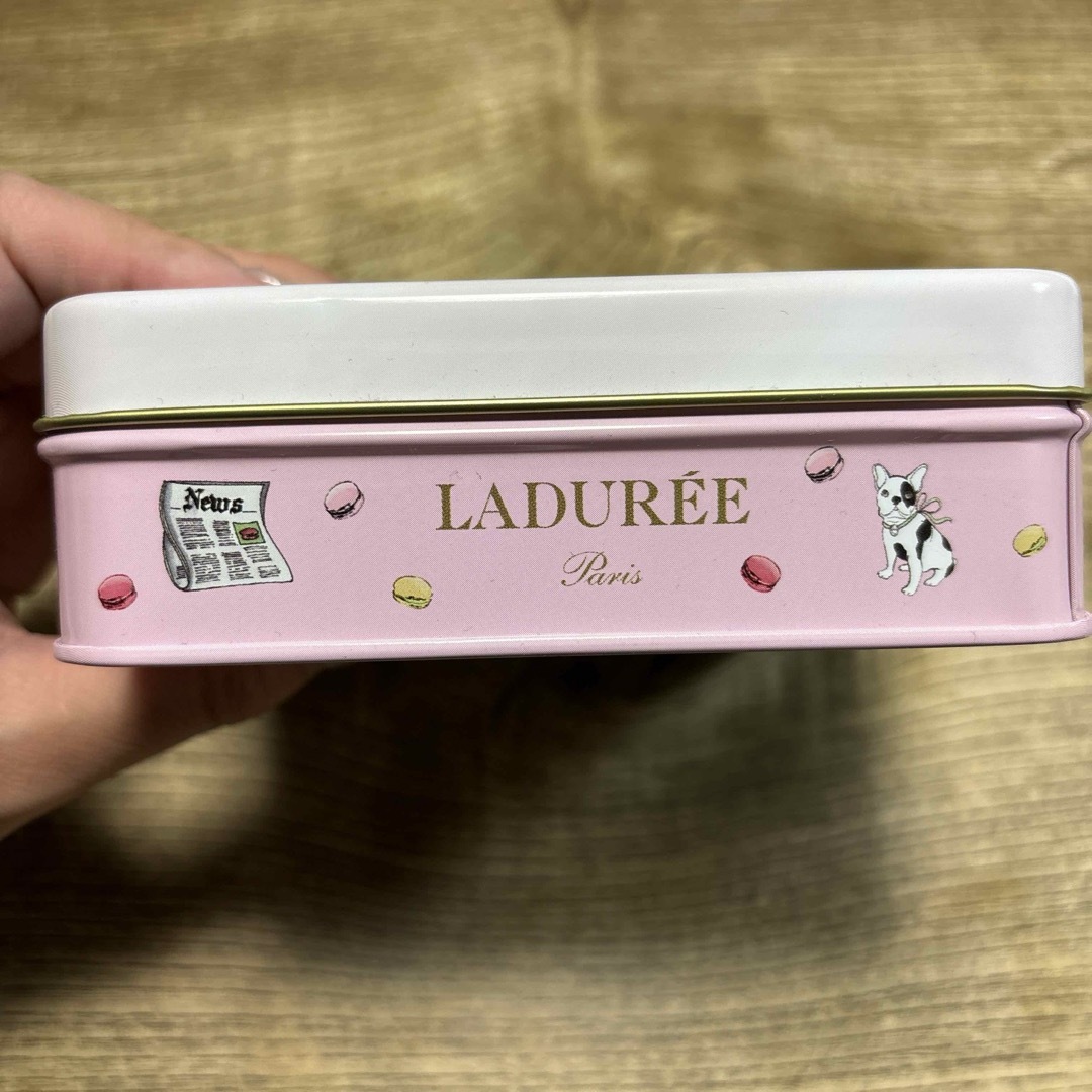 LADUREE(ラデュレ)のLADUREE 缶ケース　ピンク インテリア/住まい/日用品のインテリア小物(小物入れ)の商品写真