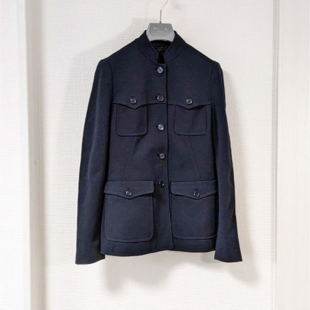 PRADA(プラダ)のPRADA❤️超美品❤️スタンドカラーしっとりジャケット濃紺ネイビー40 レディースのジャケット/アウター(ダウンジャケット)の商品写真