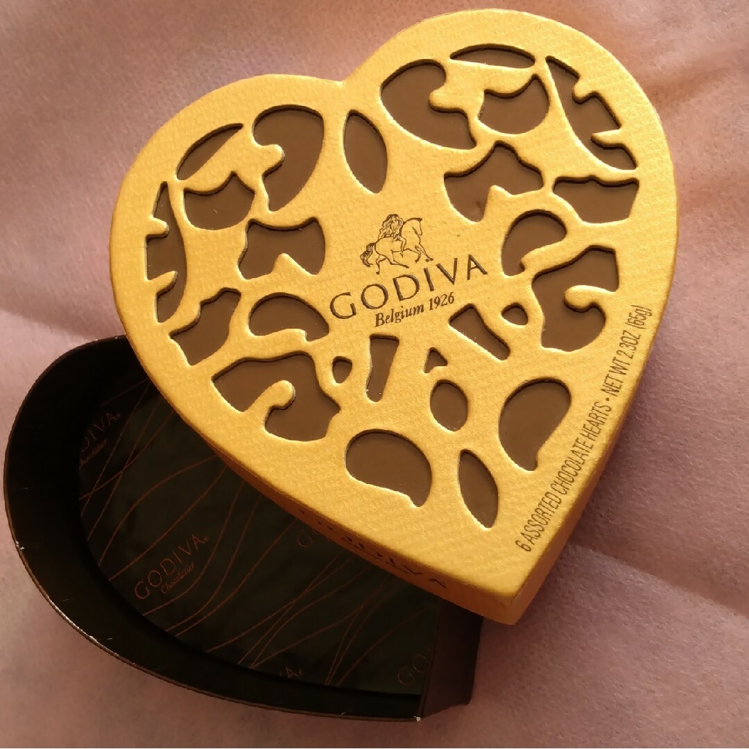 GODIVA(ゴディバ)のゴディバチョコレートの空箱♪ 食品/飲料/酒の食品(菓子/デザート)の商品写真