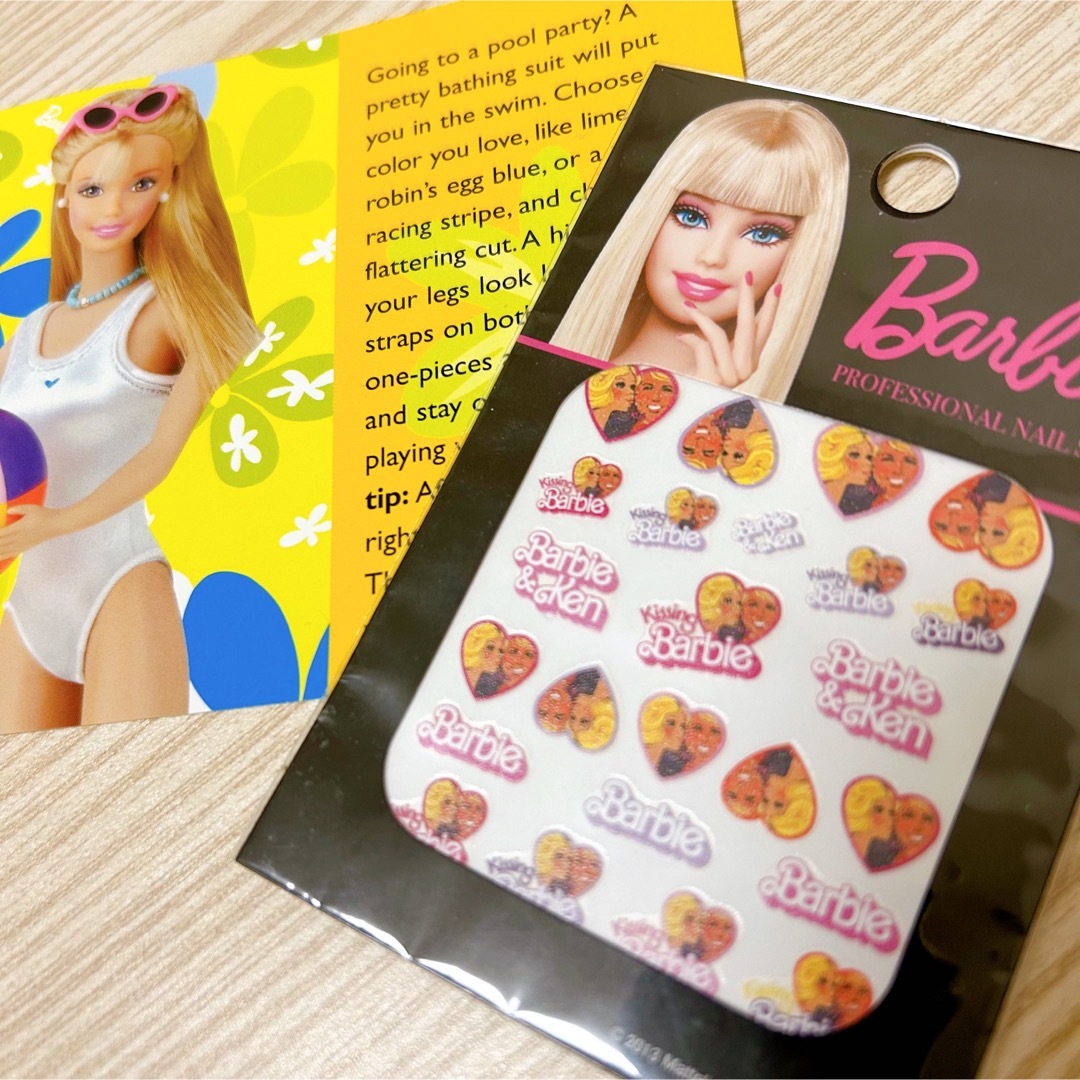 Barbie(バービー)のレア！barbie コミック柄ネイルシール&ポストカード コスメ/美容のネイル(ネイル用品)の商品写真