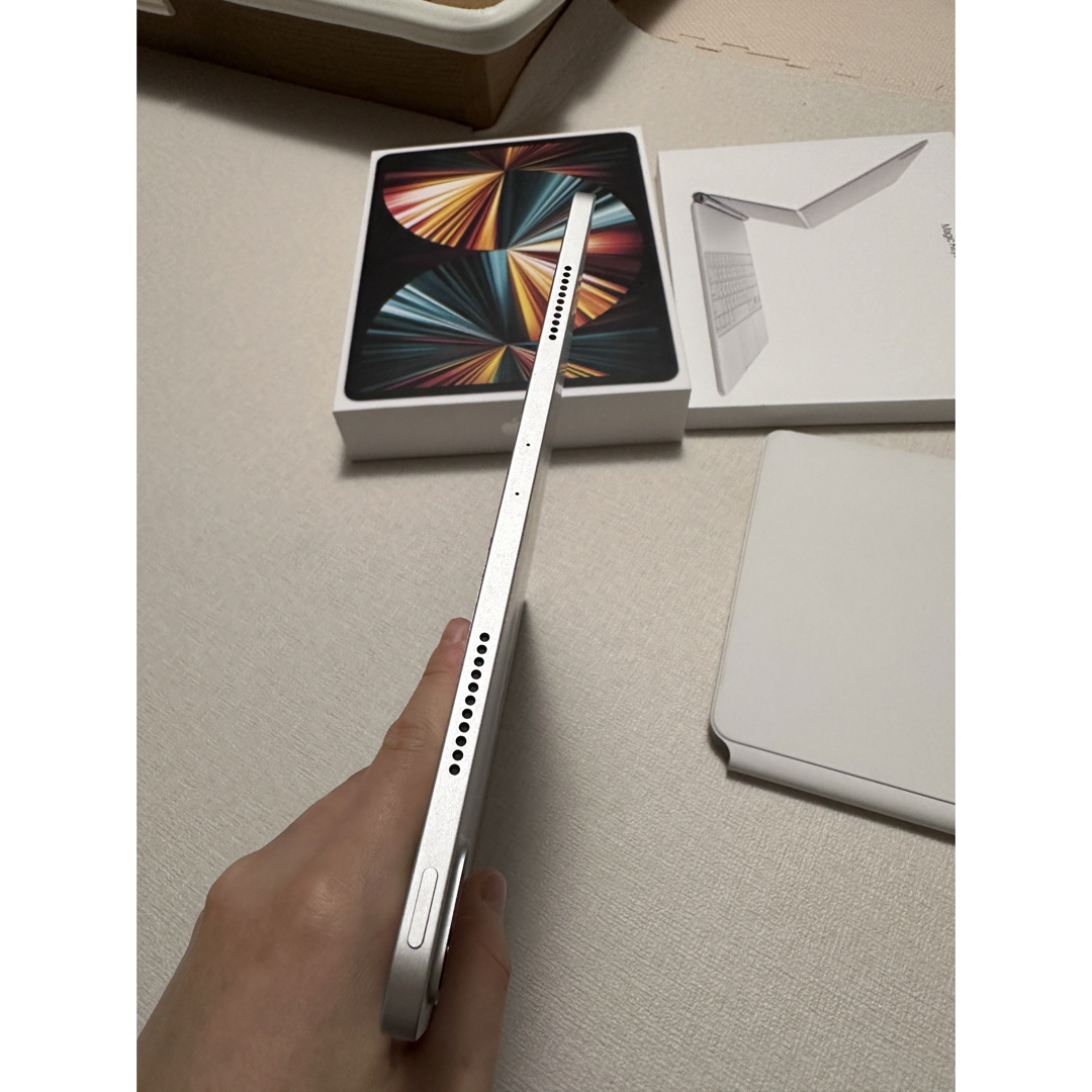 iPad Pro 12.9インチ（第5世代）512GB keyboardセット