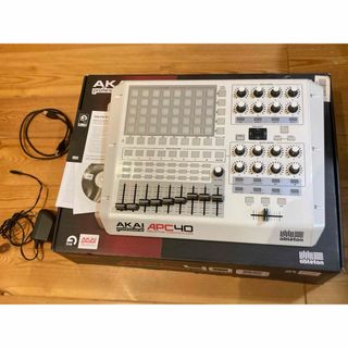 AKAI PROFESSIONAL APC40SE 白(その他)