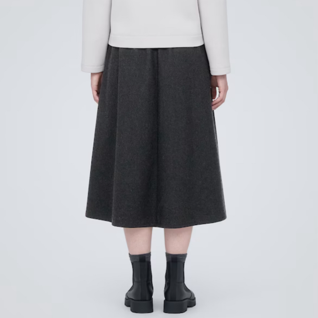 MUJI (無印良品)(ムジルシリョウヒン)の無印良品　起毛フレアスカート　ブラウン レディースのスカート(ひざ丈スカート)の商品写真