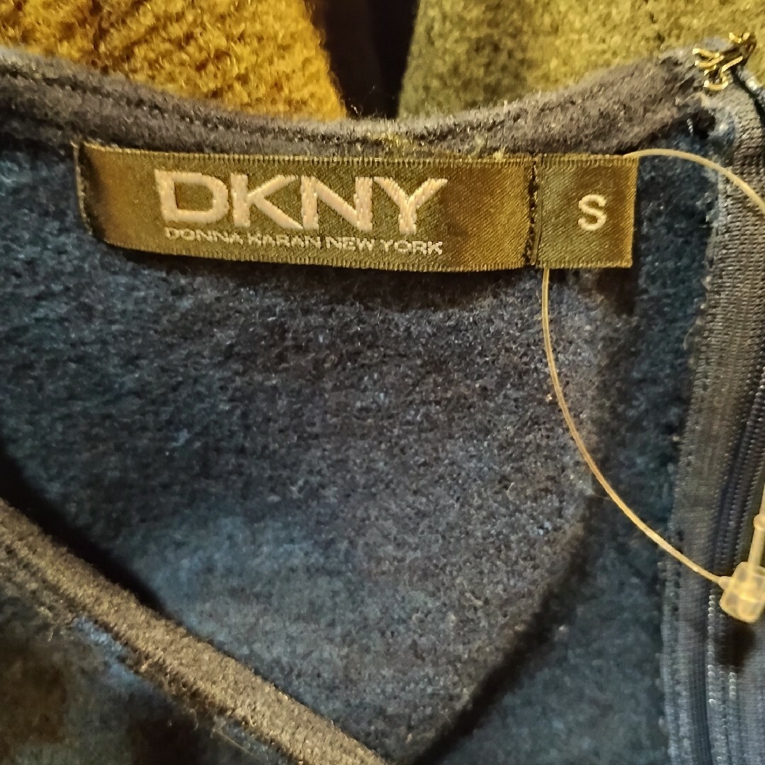 DKNY(ダナキャランニューヨーク)の激安処分セール‼️DKNYワンピース レディースのワンピース(ひざ丈ワンピース)の商品写真