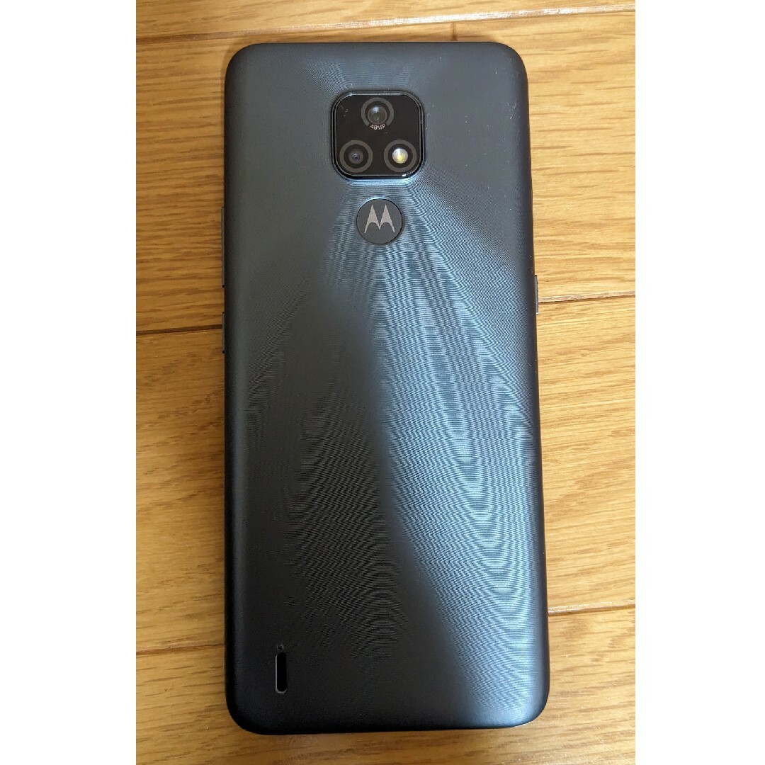 Motorola(モトローラ)のモトローラ Moto e7 ミネラルグレイ SIMフリー 手帳カバーおまけ付 スマホ/家電/カメラのスマートフォン/携帯電話(スマートフォン本体)の商品写真