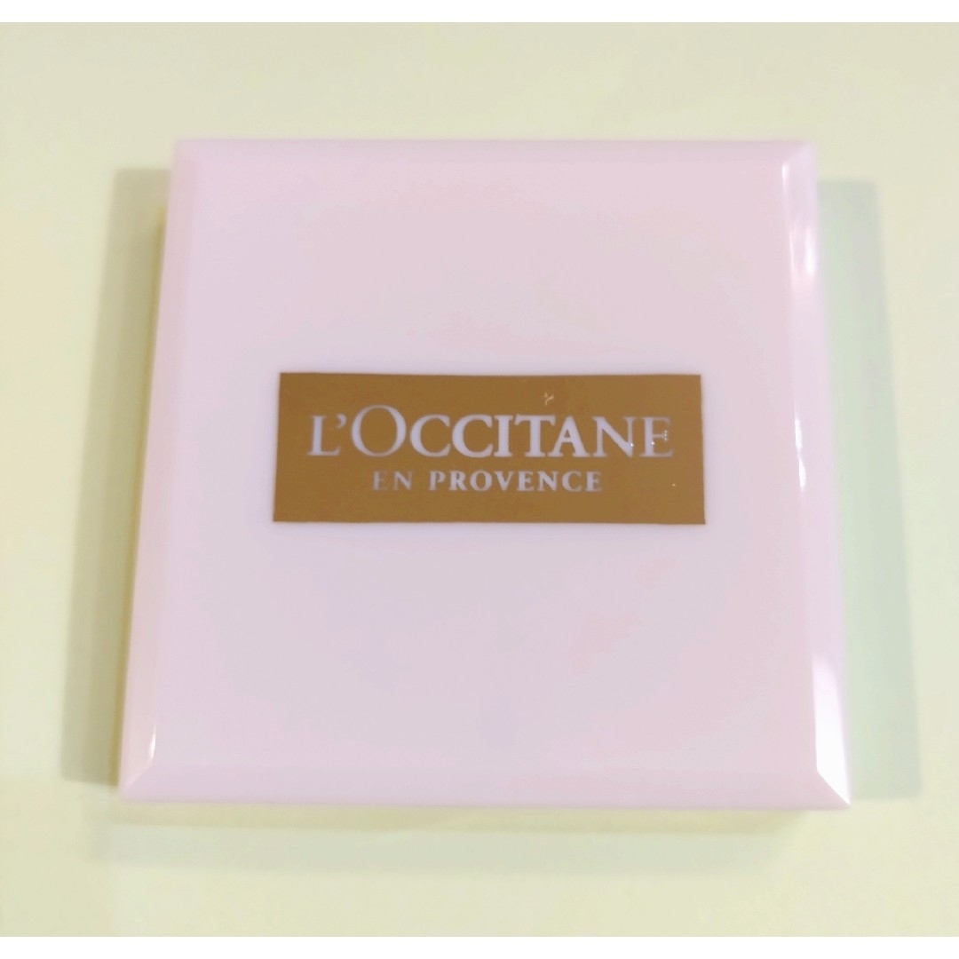 L'OCCITANE(ロクシタン)の【ロクシタン】2WAYコンパクトミラー レディースのファッション小物(ミラー)の商品写真