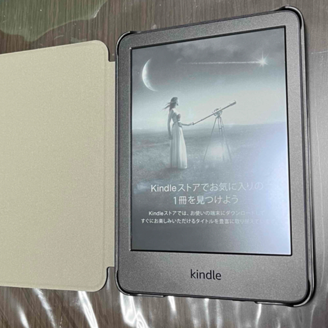 Kindle (16GB) 6インチ　電子書籍リーダー　11世代　カバー付き スマホ/家電/カメラのPC/タブレット(電子ブックリーダー)の商品写真