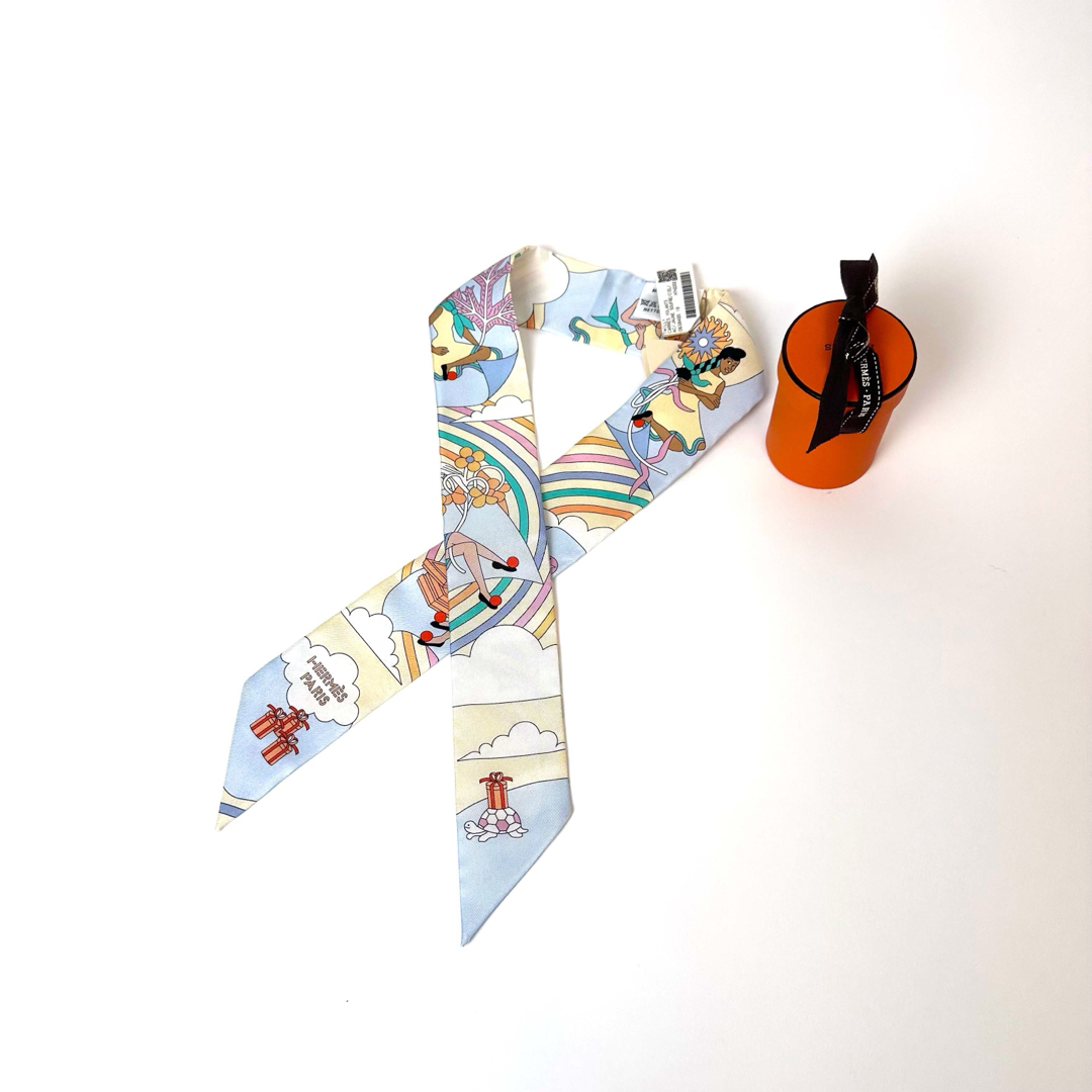 Hermes(エルメス)の【極上美品】HERMES エルメス ツイリー 空飛ぶカレ スカーフ レディースのファッション小物(バンダナ/スカーフ)の商品写真