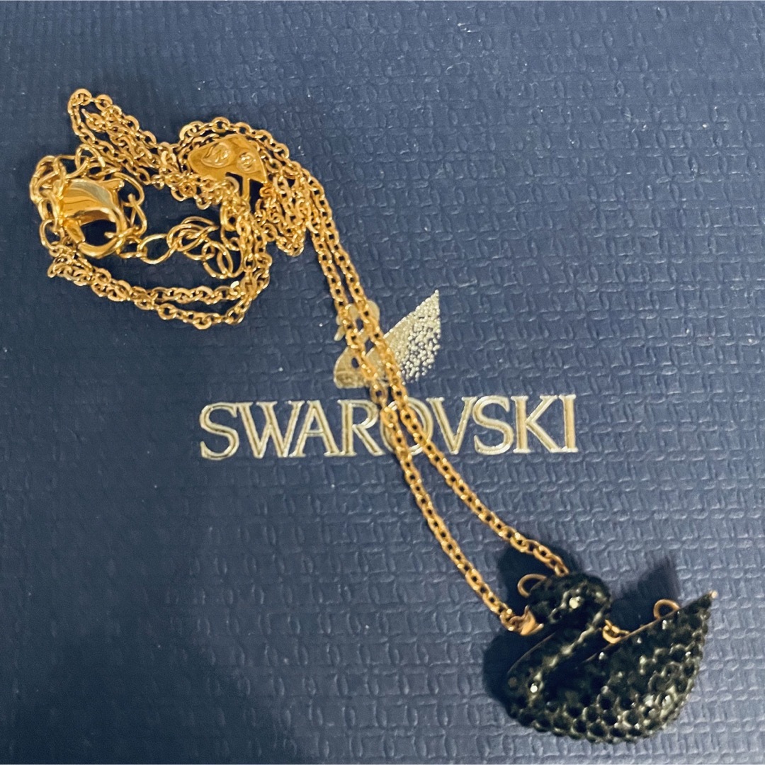 SWAROVSKI(スワロフスキー)のスワロフスキー ブラックスワン　ネックレス レディースのアクセサリー(ネックレス)の商品写真