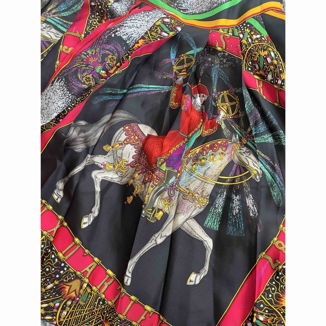 Hermes(エルメス)の激レア！HERMES 150周年記念　総柄　バンダナ　乗馬　スカート レディースのスカート(ひざ丈スカート)の商品写真