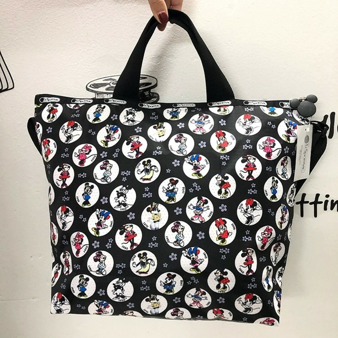 LeSportsac(レスポートサック)の@新品@レスポートサック 　ミッキーマウス　コラボ　ショルダーバッグ レディースのバッグ(トートバッグ)の商品写真