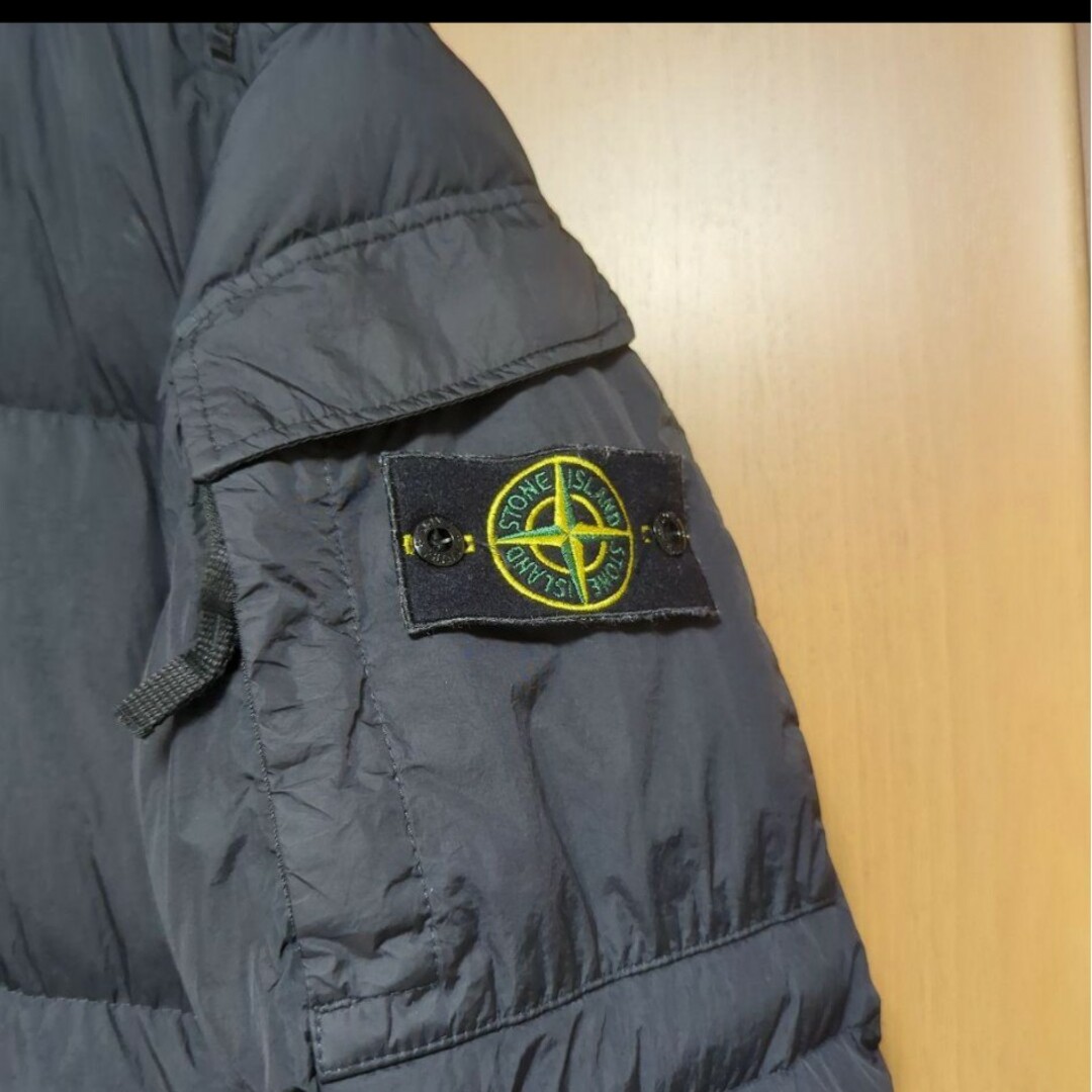 STONE ISLAND(ストーンアイランド)のストーンアイランド　ダウン　黒　STONE ISLAND メンズのジャケット/アウター(ダウンジャケット)の商品写真