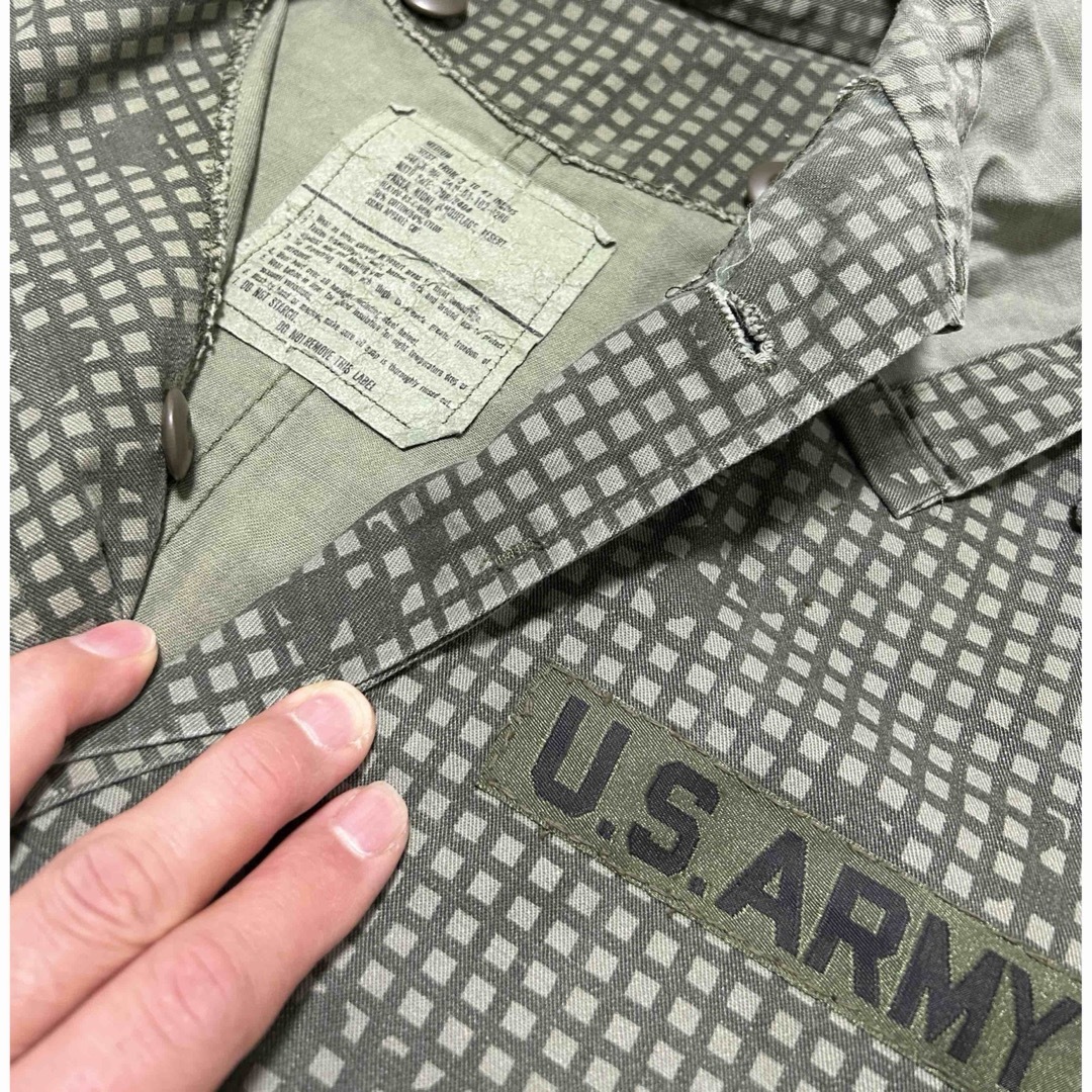 MILITARY(ミリタリー)の80s.US.ARMY 米軍実物ナイトカモ迷彩フィッシュテールMサイズ　USED メンズのジャケット/アウター(ミリタリージャケット)の商品写真