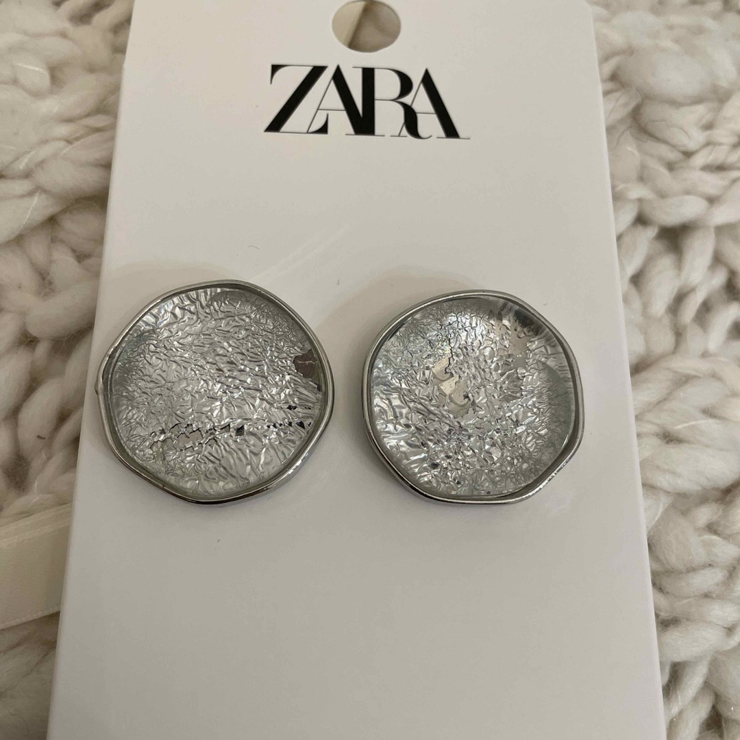 ZARA(ザラ)のZARAの大ぶりシルバーピアス レディースのアクセサリー(ピアス)の商品写真