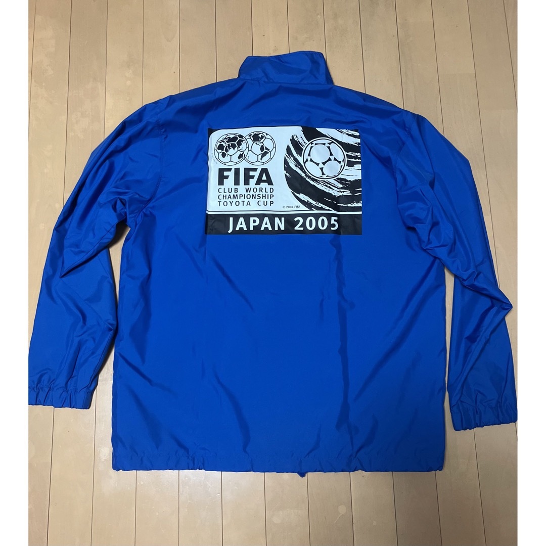 adidas(アディダス)の新品未使用　希少 FIFA トヨタカップ2005 非売品 スタッフ支給品 スポーツ/アウトドアのサッカー/フットサル(記念品/関連グッズ)の商品写真