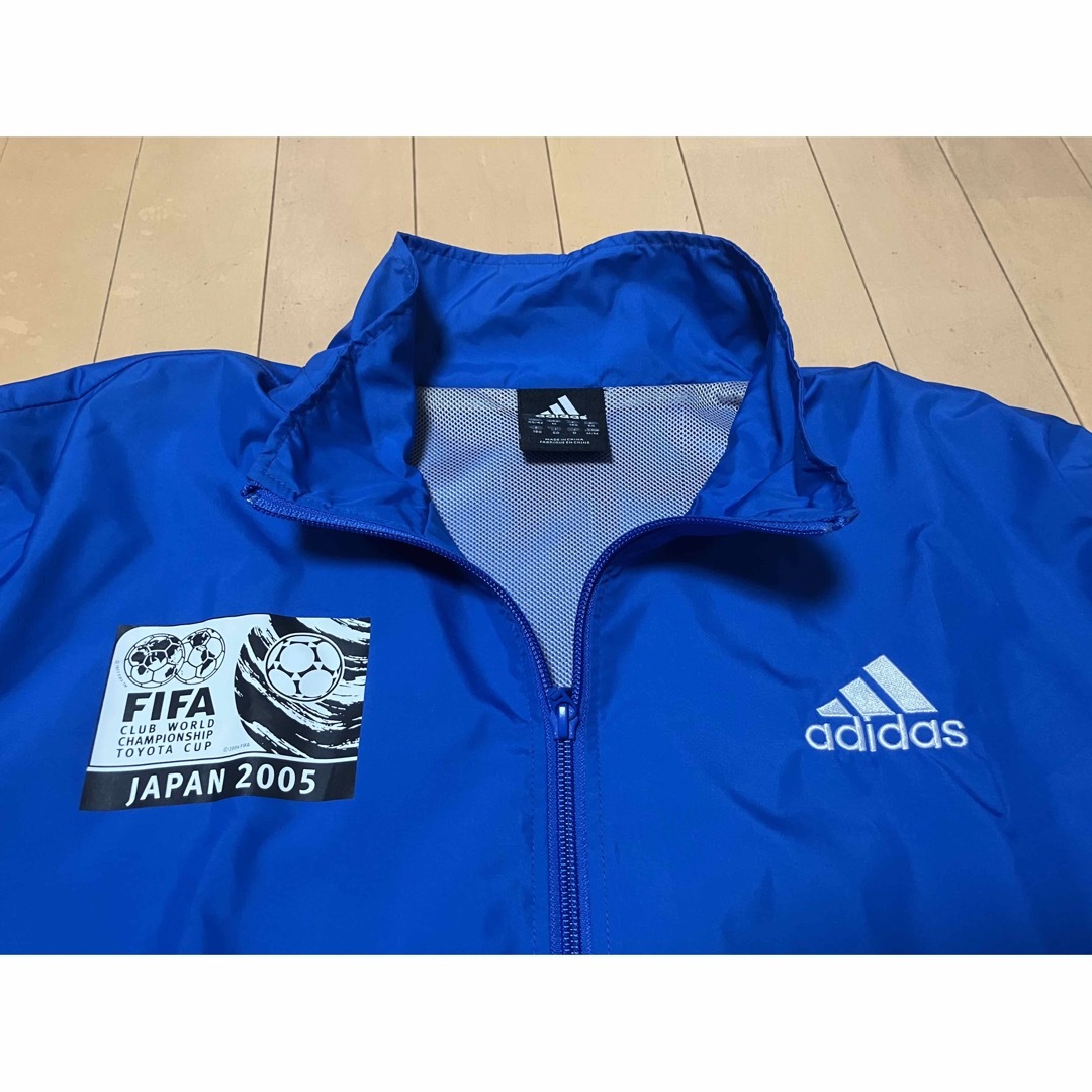 adidas(アディダス)の新品未使用　希少 FIFA トヨタカップ2005 非売品 スタッフ支給品 スポーツ/アウトドアのサッカー/フットサル(記念品/関連グッズ)の商品写真