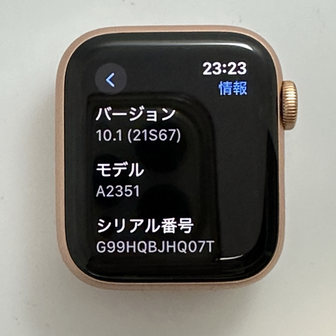 Apple Watch(アップルウォッチ)のApple Watch SE第一 40mm GPS ゴールドアルミ BT100% スマホ/家電/カメラのスマートフォン/携帯電話(その他)の商品写真