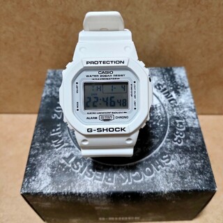 ジーショック(G-SHOCK)のカシオG-SHOCK海外モデルマリーンホワイト DW-5600MW-7(腕時計(デジタル))