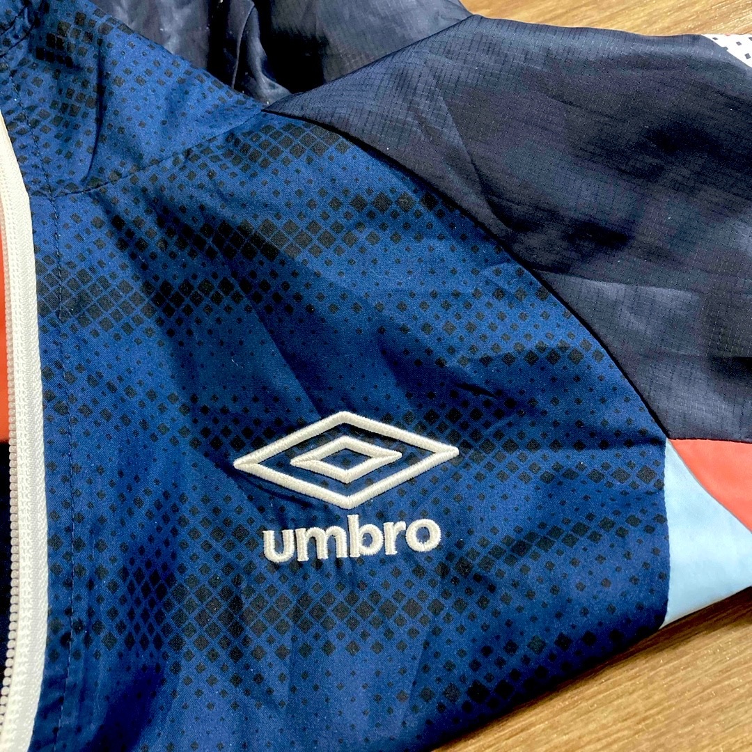 UMBRO(アンブロ)の【umbro】サイズS ナイロンジャケット レディースのジャケット/アウター(ナイロンジャケット)の商品写真