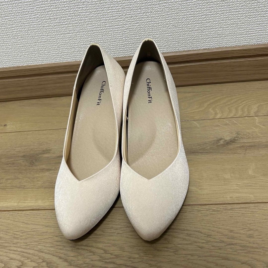 【connie♡様専用】パンプス　ベージュ レディースの靴/シューズ(ハイヒール/パンプス)の商品写真