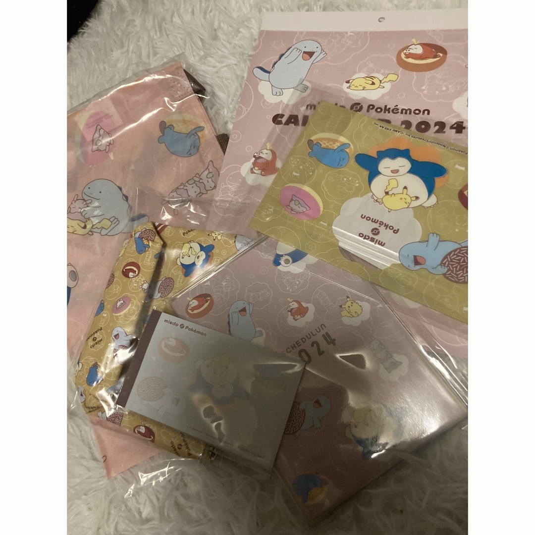 ミスタードーナツ ミスド2024 福袋❤️ エンタメ/ホビーのおもちゃ/ぬいぐるみ(キャラクターグッズ)の商品写真