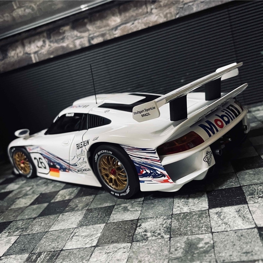 AUTOart(オートアート)の1/18 AUTOart ポルシェ 911 GT1 EVO 1997 ル・マン エンタメ/ホビーのおもちゃ/ぬいぐるみ(ミニカー)の商品写真